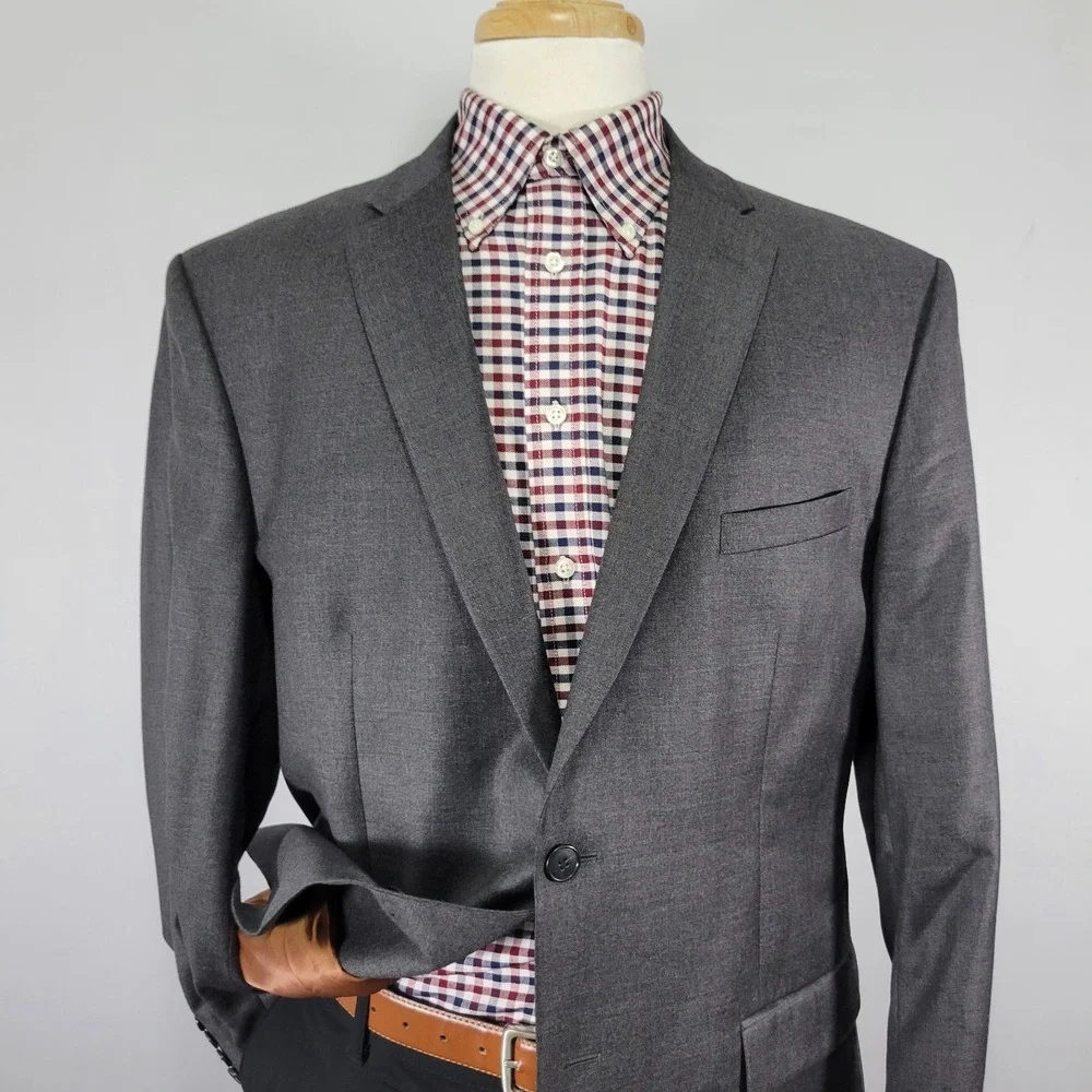 JOS A‎ BANK Men's Sport Coat Blazer Two Button Gray Wool SLIM FIT Sz 44S